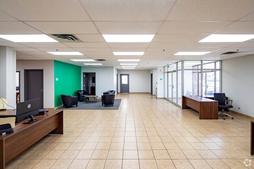 More Photos Of 6950 Tomken Rd, Mississauga Truck Terminal For Sale