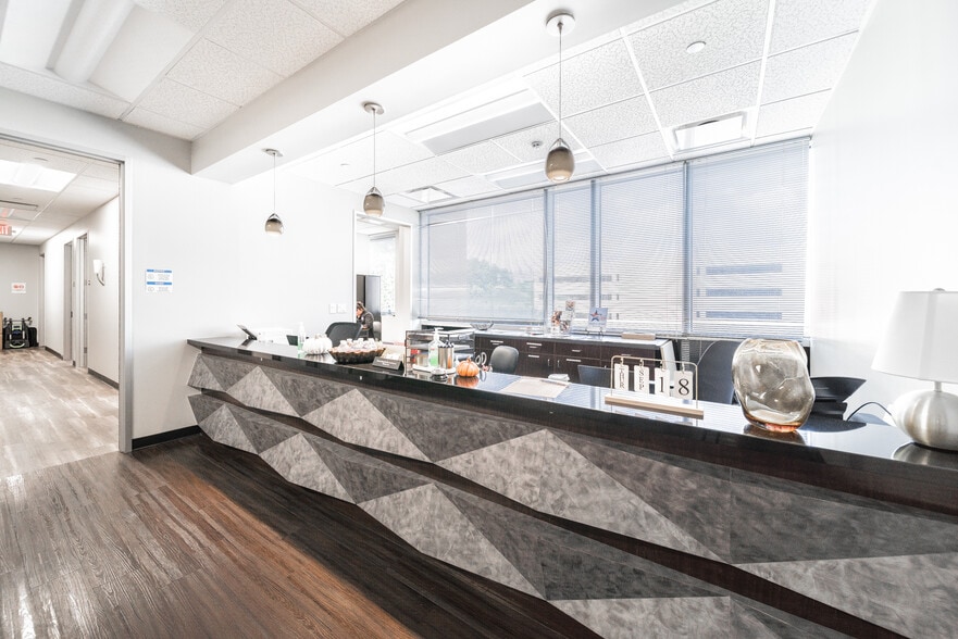 More Photos Of 17450 St. Lukes Way, The Woodlands Medical For Lease