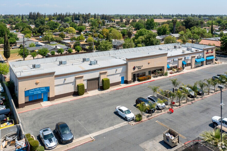 More Photos Of 90 E Magill Ave, Fresno Storefront Retail Office For Sale