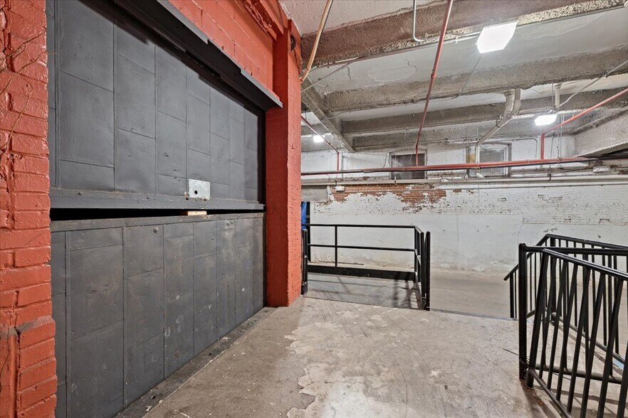 More Photos Of 128 N 8th St, Allentown Warehouse For Sale
