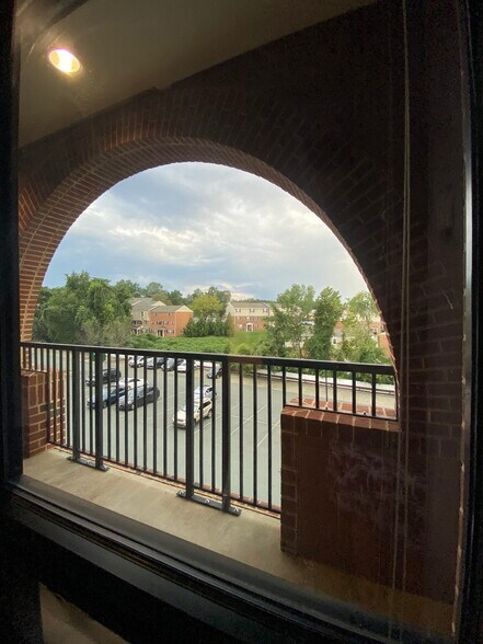 More Photos Of 943 Glenwood Station Ln, Charlottesville Medical For Lease