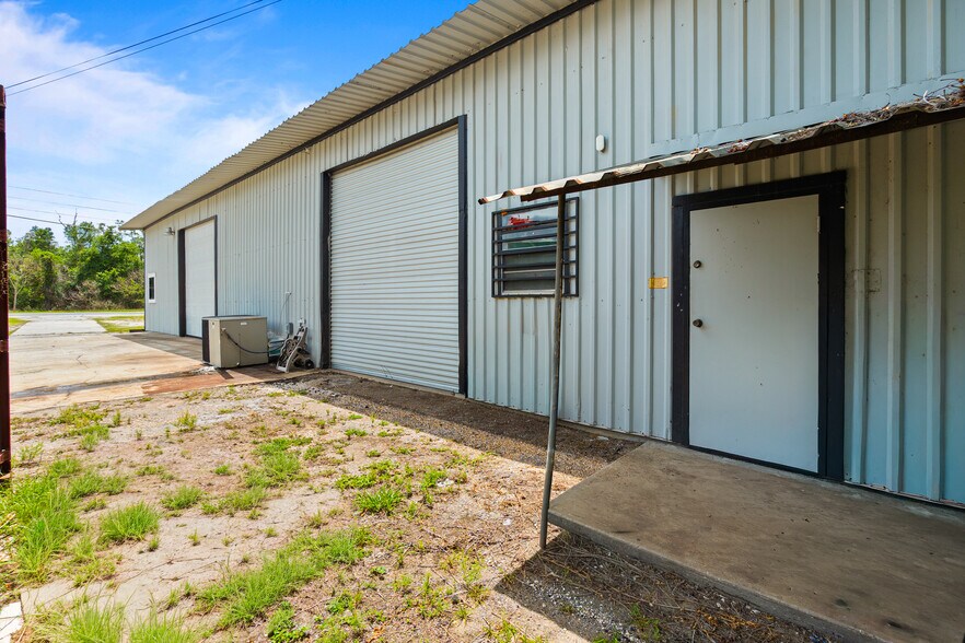 More Photos Of 15601 Old US Highway 441, Tavares Warehouse For Sale