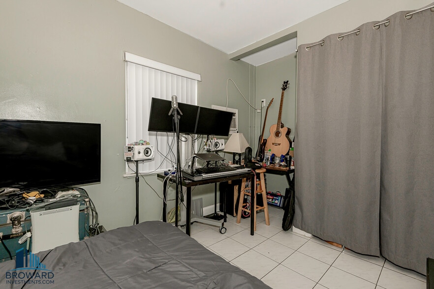More Photos Of 255 SW 15th St, Dania Beach Apartments For Sale