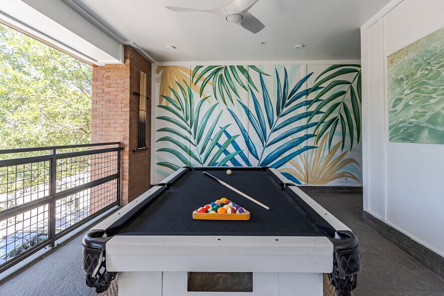 More Photos Of 725-735 Coleman Blvd, Mount Pleasant Apartments For Lease