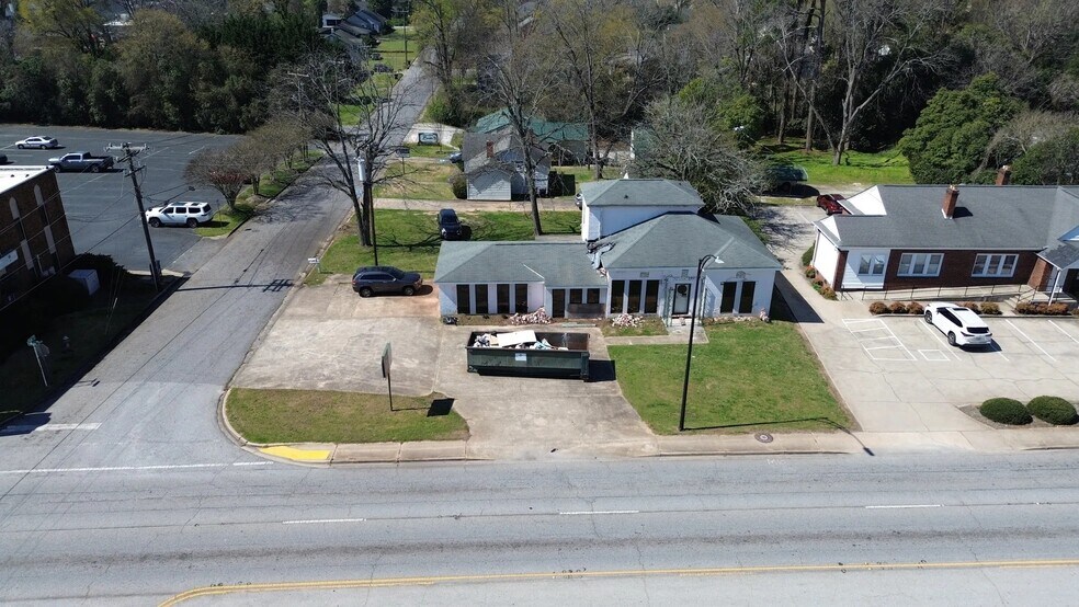 More Photos Of 2403 N Main St, Anderson Freestanding For Sale