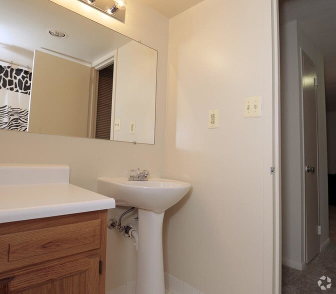 More Photos Of 8610-8650 Georgia Ave, Silver Spring Apartments For Lease