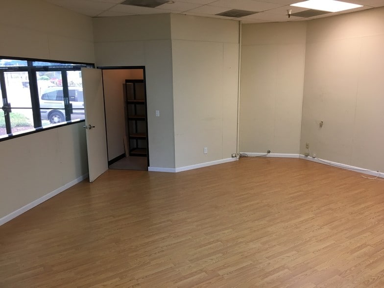 More Photos Of 1375 S De Anza Blvd, Cupertino Restaurant For Sale
