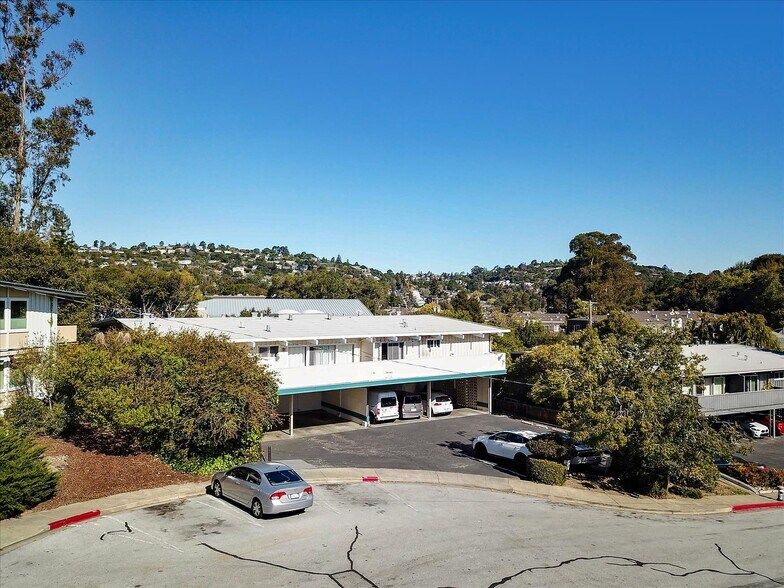 More Photos Of 6 Garden Ct, Belmont Apartments For Sale