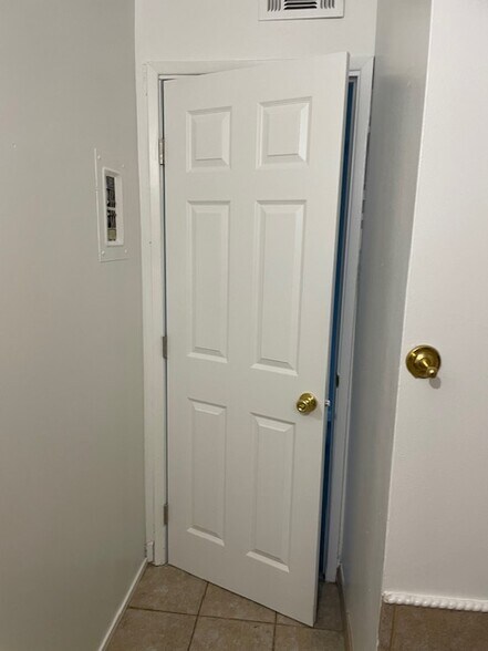 More Photos Of 218 W K St, Los Banos Apartments For Sale