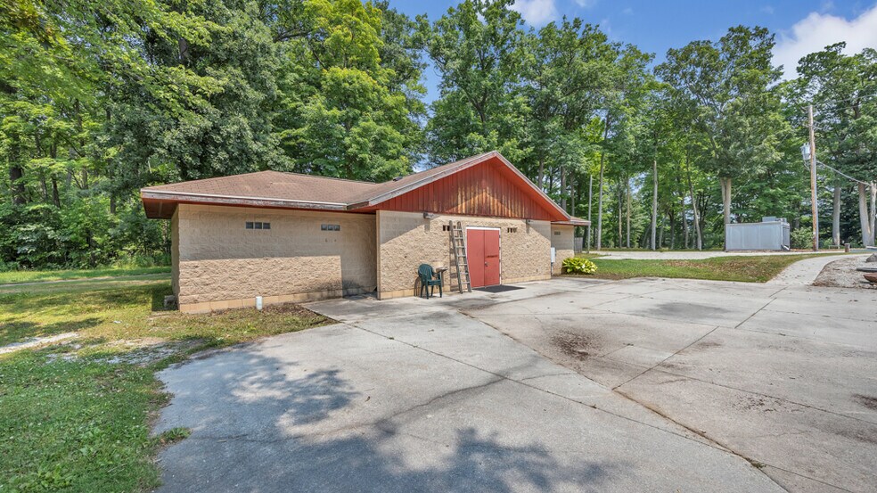 More Photos Of 3212 N Union Rd, Cato Golf Course Driving Range For Sale