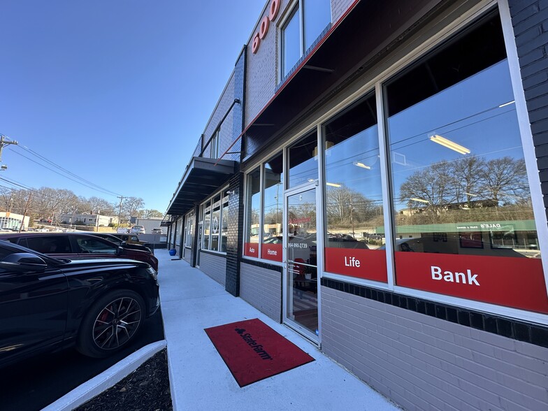 More Photos Of 600 Laurens Rd, Greenville Storefront Retail Office For Lease
