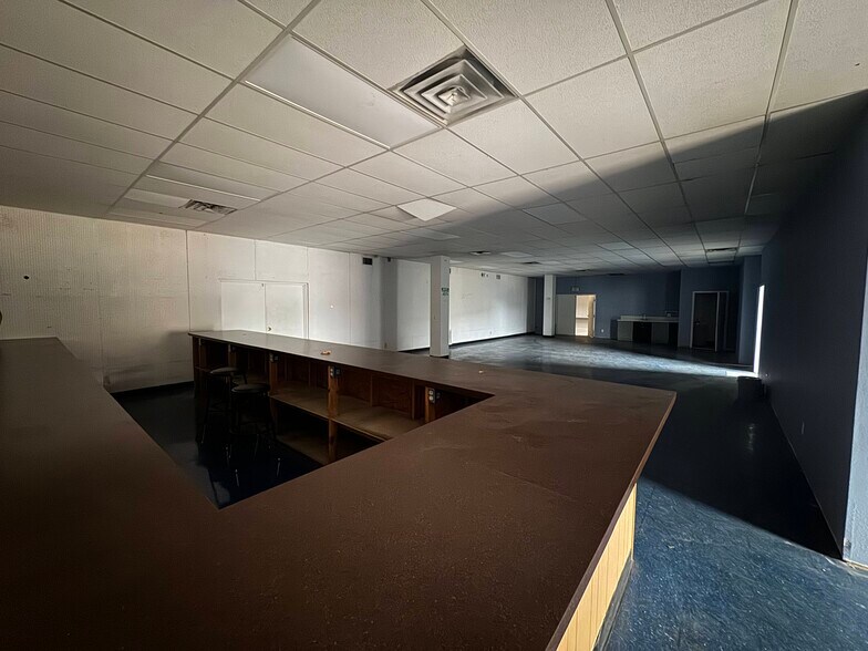 More Photos Of 5209 Davis Blvd, North Richland Hills Light Distribution For Lease