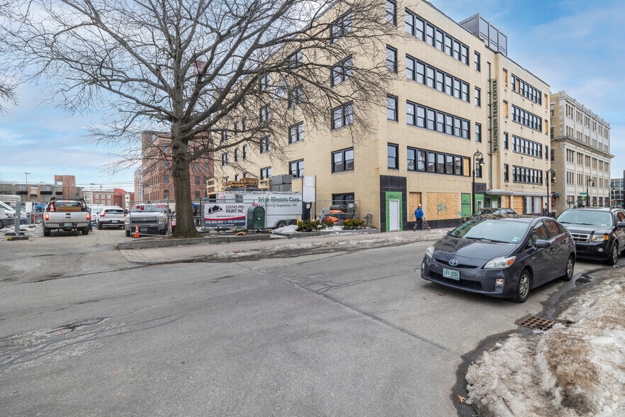 More Photos Of 25 Lowell St, Manchester Apartments For Lease