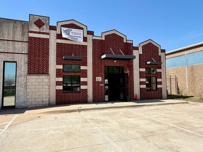 More Photos Of 413-417 S State St, Edmond Showroom For Lease
