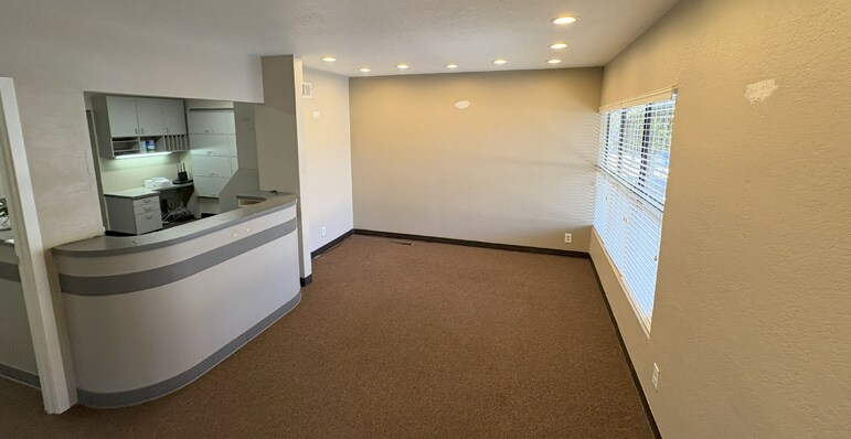 More Photos Of 595 Estudillo Ave, San Leandro Medical For Lease