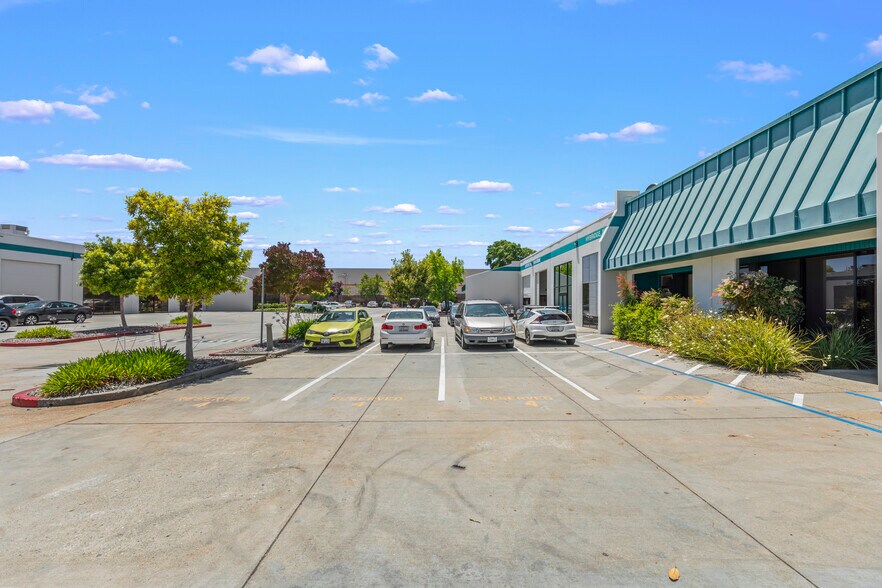 More Photos Of 1100 Industrial Rd, San Carlos Research And Development For Sale