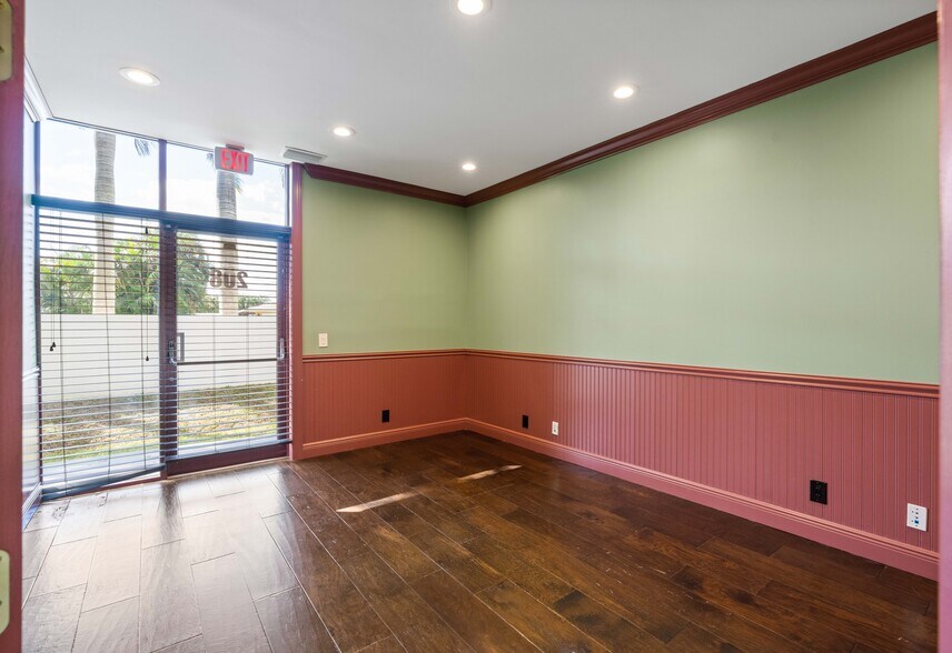 More Photos Of 658 W Indiantown Rd, Jupiter Medical For Sale