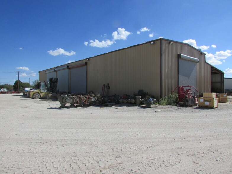 More Photos Of 3938 S County Road 1290, Odessa Warehouse For Lease