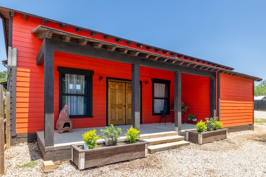 More Photos Of , New Braunfels General Retail For Sale