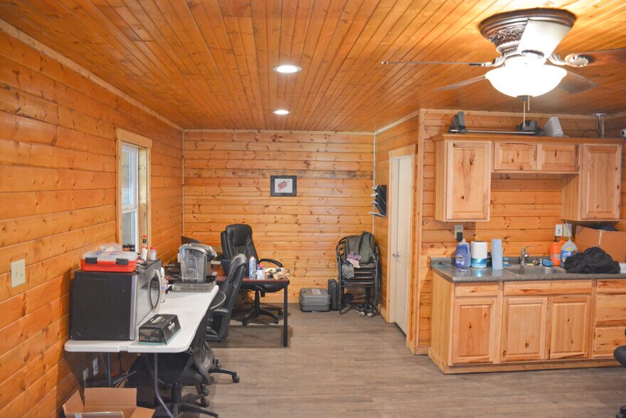 More Photos Of 35423 SH 249, Suite 12, Pinehurst Warehouse For Lease