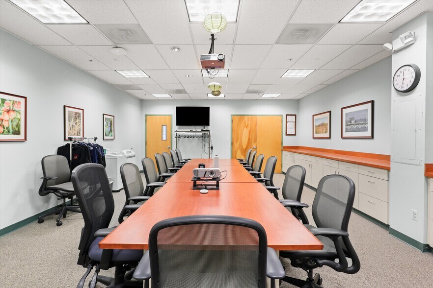 More Photos Of 339 Buschs Frontage Rd, Annapolis Medical For Sale