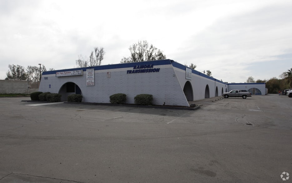 More Photos Of 136 10th St, Ramona Service For Lease