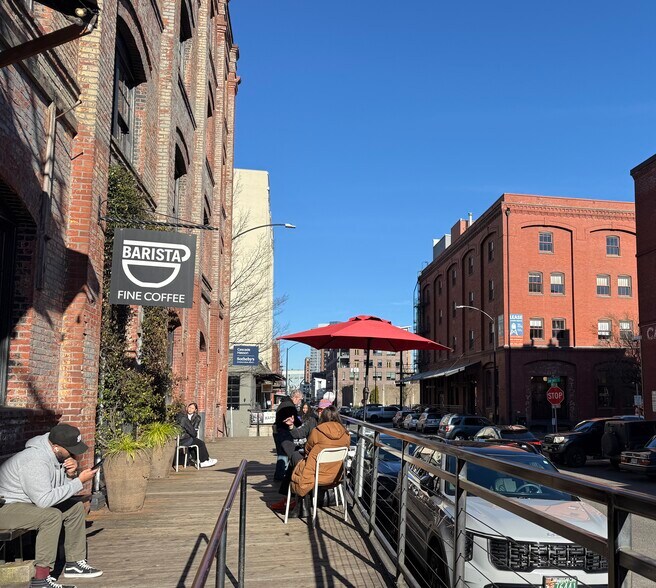 More Photos Of 1231 NW Hoyt St, Portland Loft Creative Space For Lease