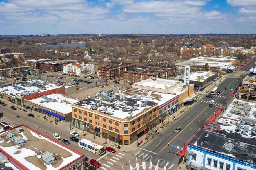 More Photos Of 2916 Hennepin Ave, Minneapolis Storefront Retail Office For Lease