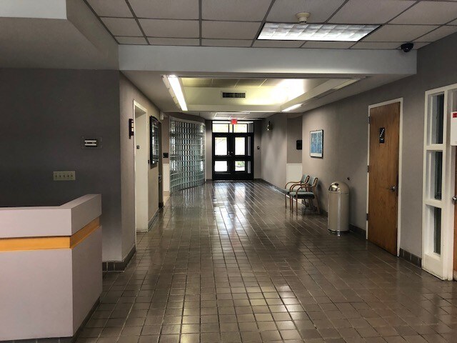 More Photos Of 130 N Gross Rd, Kingsland Medical For Sale