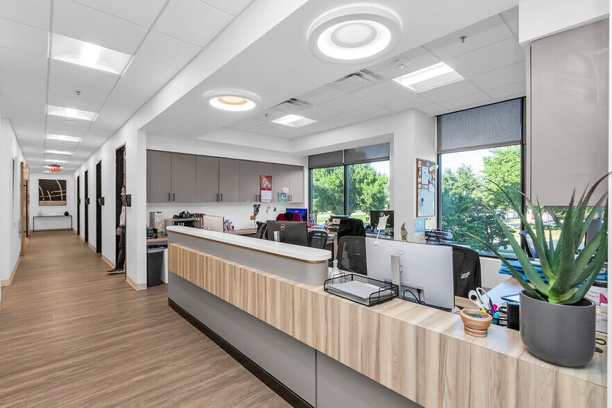 More Photos Of 5060 Tennyson Pky, Plano Medical For Sale