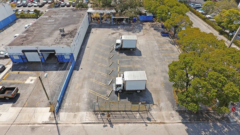 Primary Photo Of 2044 NW 22nd St, Miami Warehouse For Lease