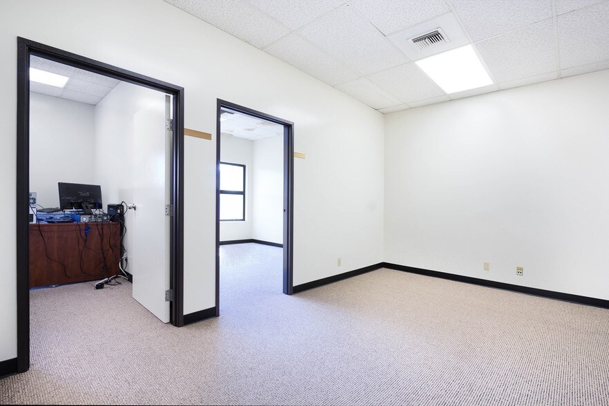 More Photos Of 124-132 Maryland St, El Segundo Unknown For Lease