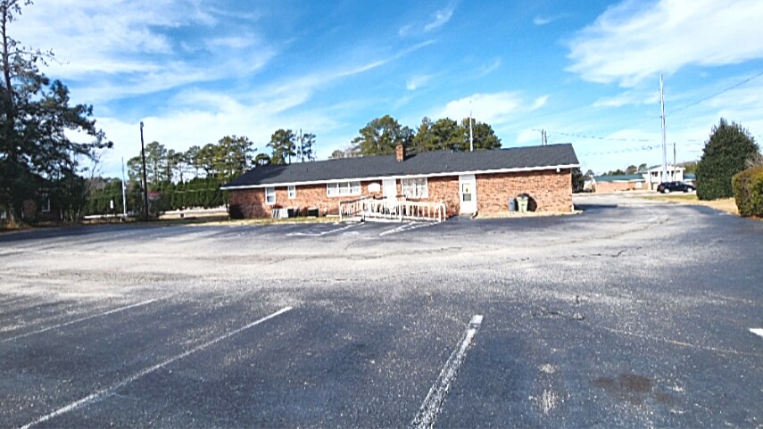 More Photos Of 7117 Raeford Rd, Fayetteville Freestanding For Lease