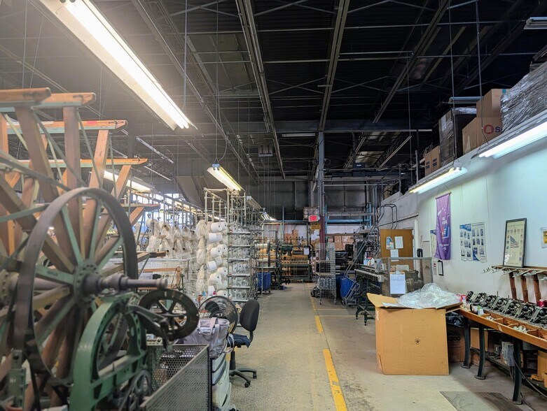 More Photos Of 20 N Front St, Bally Distribution For Sale