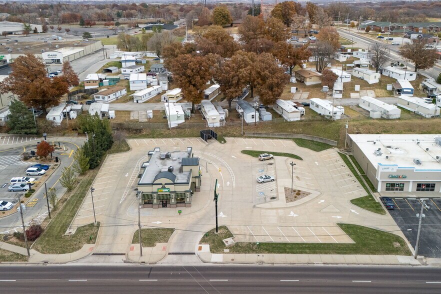 More Photos Of 501 N Belt Hwy, Saint Joseph Fast Food For Sale