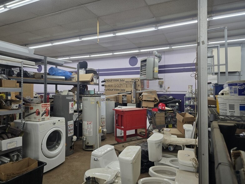 More Photos Of 2103 MacKenna Ave, Niagara Falls Warehouse For Sale