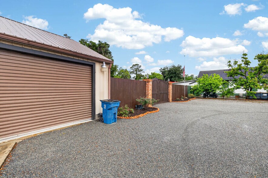 More Photos Of 1607 Norwich St, Brunswick Flex For Sale
