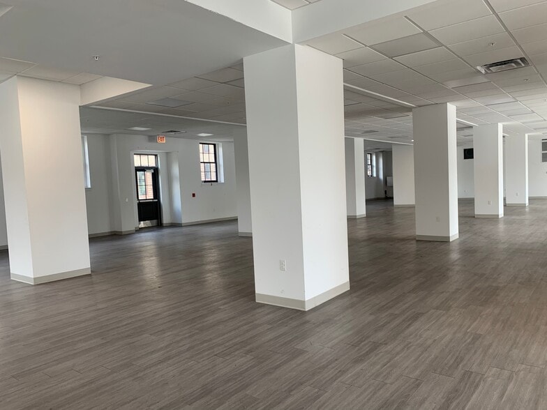 More Photos Of 4600-4602 S Michigan Ave, Chicago Apartments For Lease