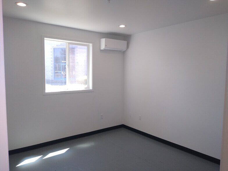 More Photos Of 3471 Regional Pkwy, Santa Rosa Light Manufacturing For Lease