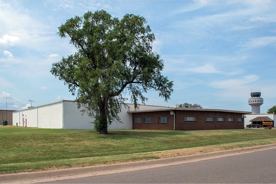 Primary Photo Of 2804 Arnold Ave, Salina Industrial For Lease