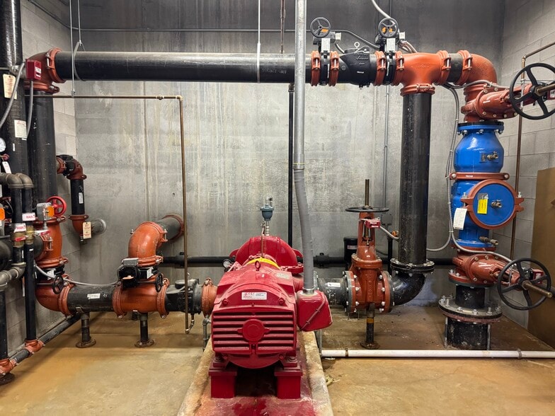 More Photos Of 3616 Independence Dr, Fort Wayne Warehouse For Sale