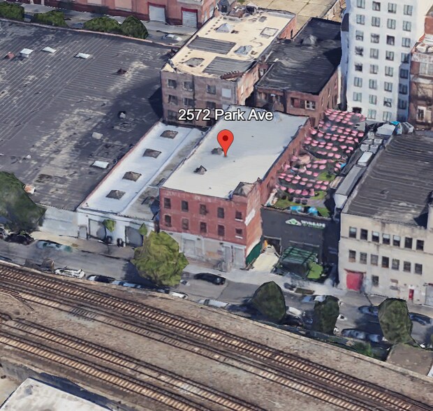 More Photos Of 2572 Park Ave, Bronx Industrial For Sale