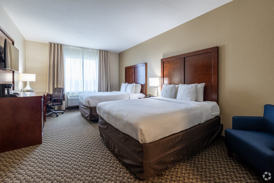 More Photos Of 9345 Highway 6, Navasota Hospitality For Sale