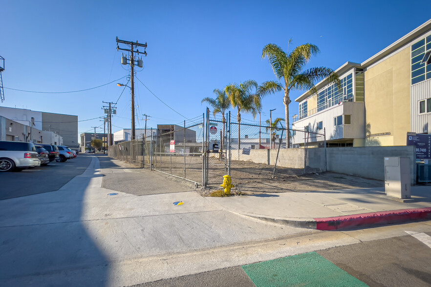 Primary Photo Of 11833 Major St, Culver City Land For Sale