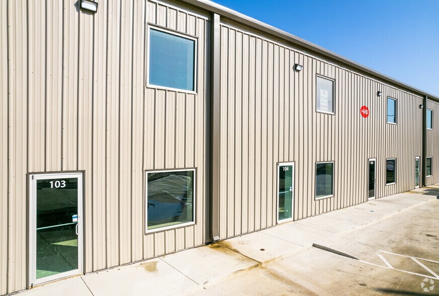 More Photos Of 4603 N Stahl Park, San Antonio Light Distribution For Lease