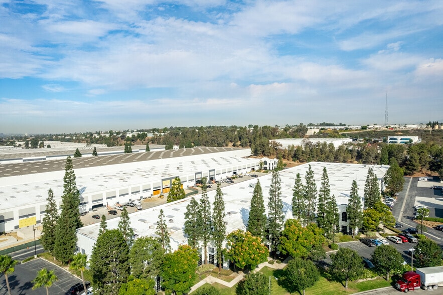 More Photos Of 20001-20021 S Rancho Way, Rancho Dominguez Warehouse For Lease