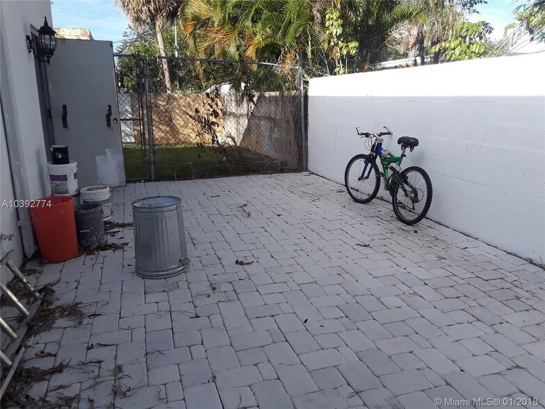 More Photos Of 1512 NE 4th Ave, Fort Lauderdale General Retail For Lease