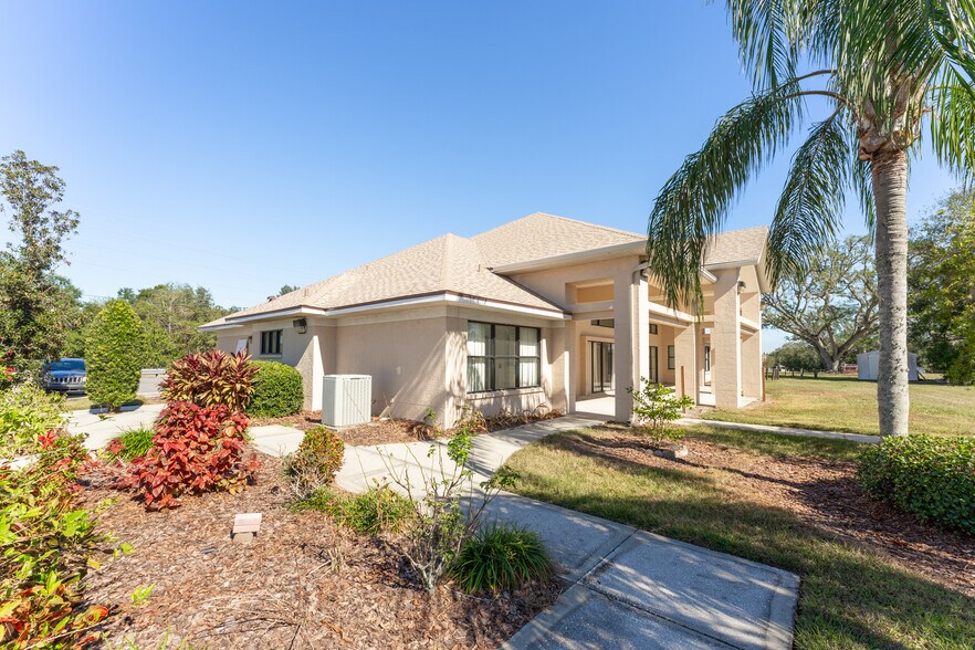 More Photos Of 37104 Clinton Ave, Dade City Office For Lease