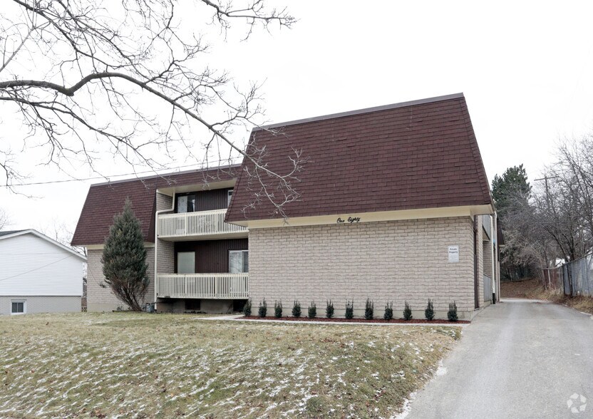 More Photos Of 180 Willow Rd, Guelph Apartments For Sale