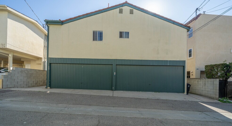 More Photos Of 723 E Tujunga Ave, Burbank Multifamily For Sale